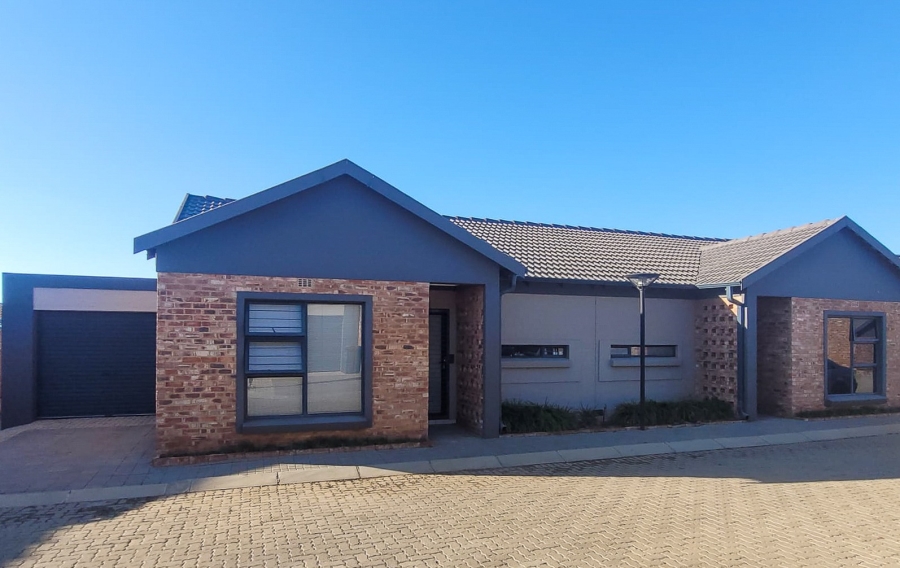 2 Bedroom Property for Sale in Van Der Hoff Park North West